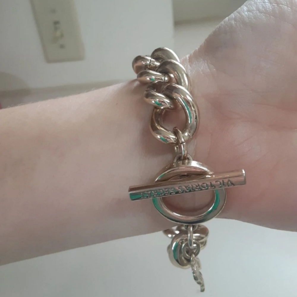 Bracelets - Picture 4 of 4